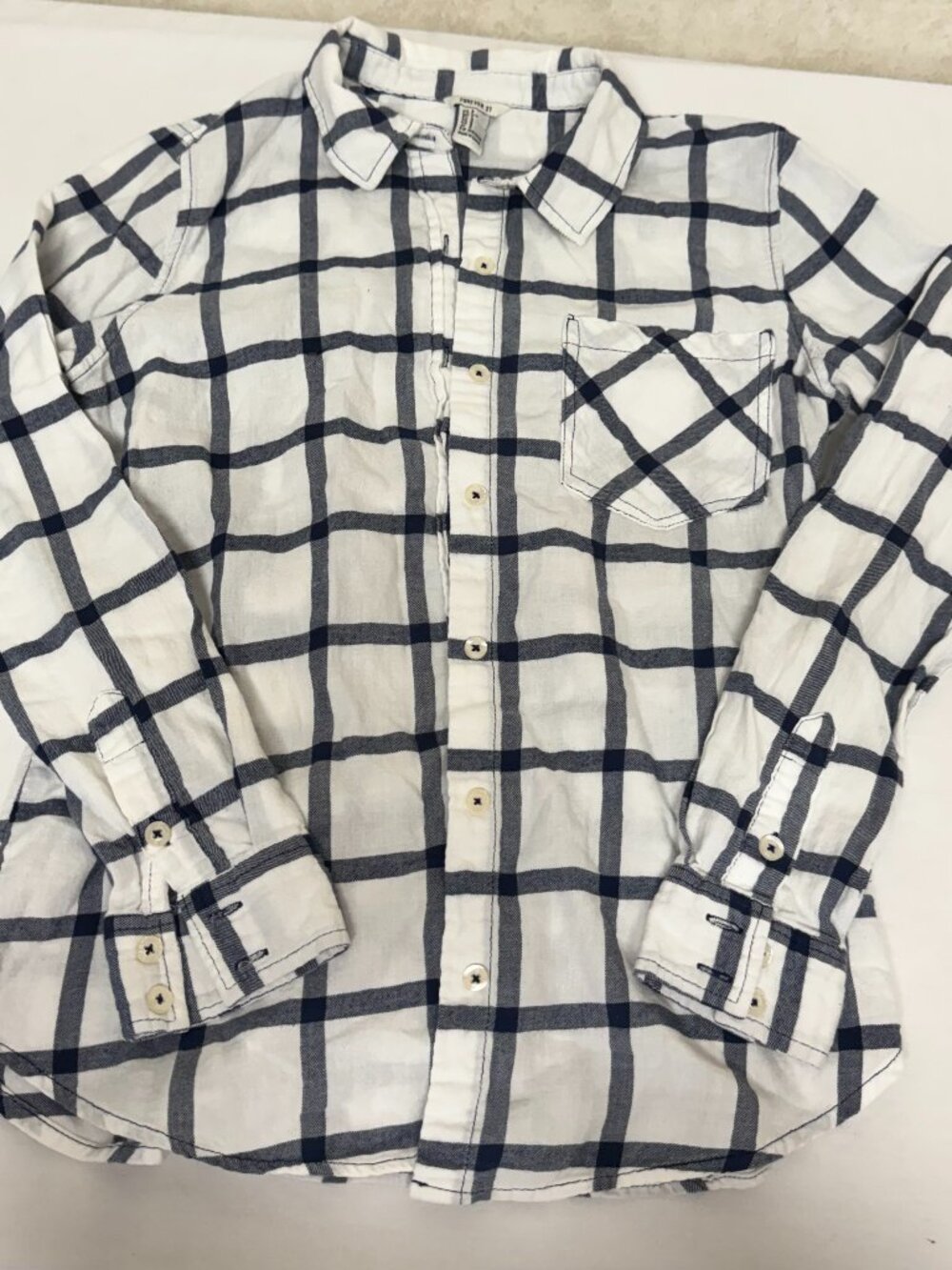 Forever 21 Womens Small White Navy Plaid Button Front Shirt Long Sleeve Casual T